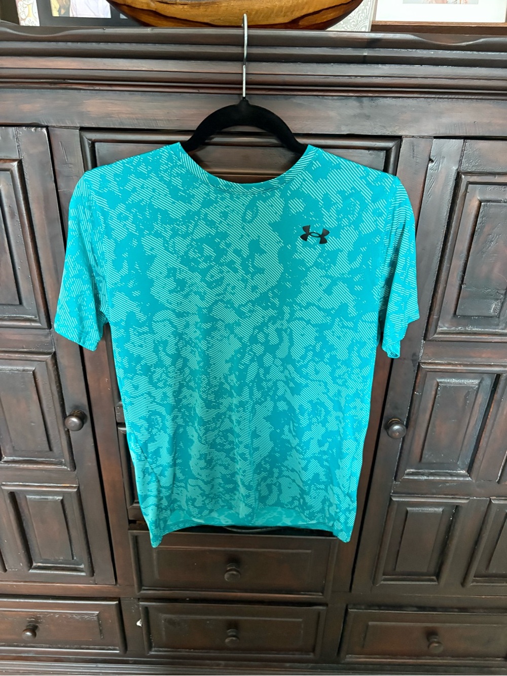 Lot of 4: Under Armour Black & Teal Performance Tees, Boys XL - Picture 5 of 6